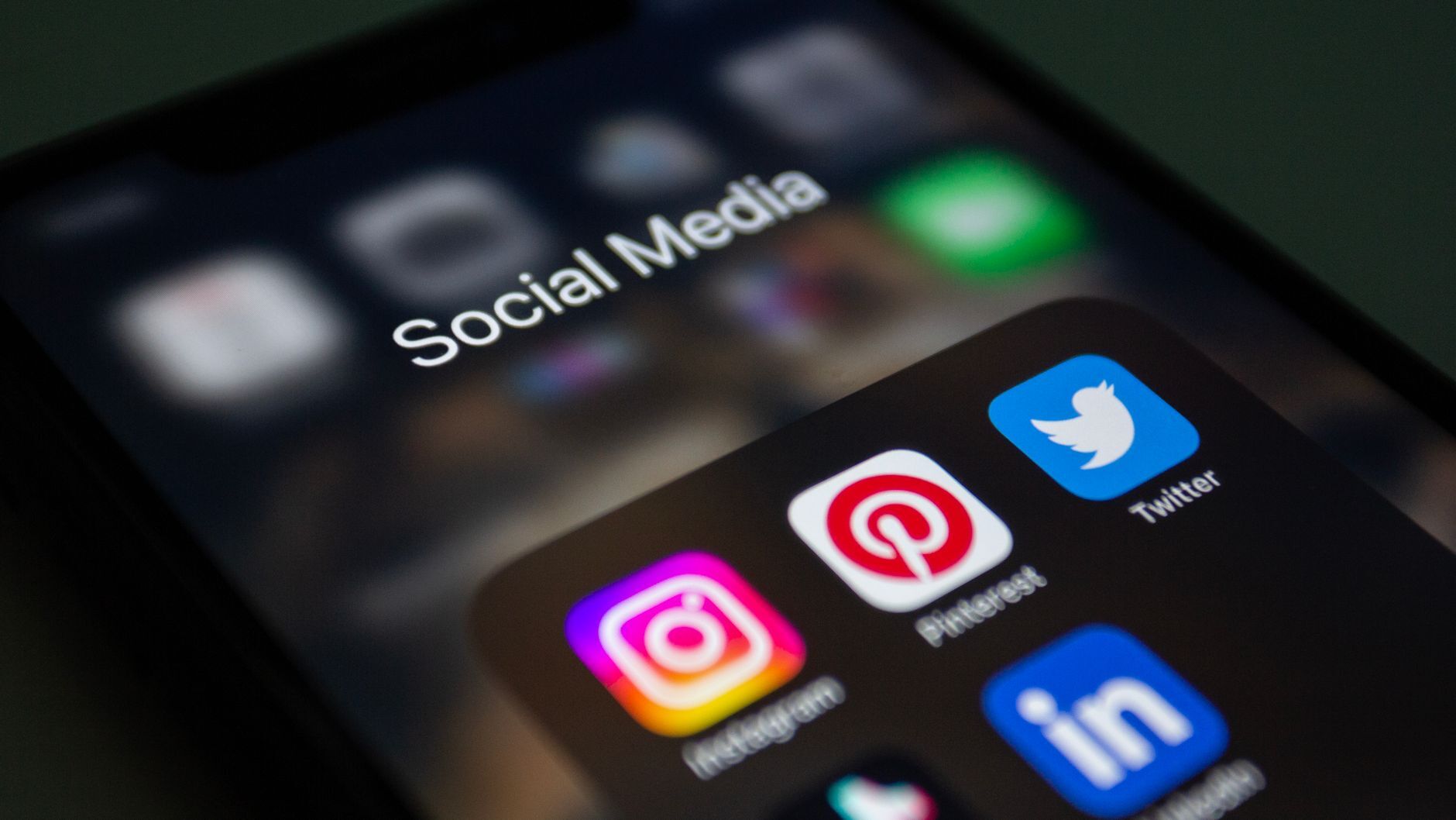 Stratégie réseaux sociaux smartphone